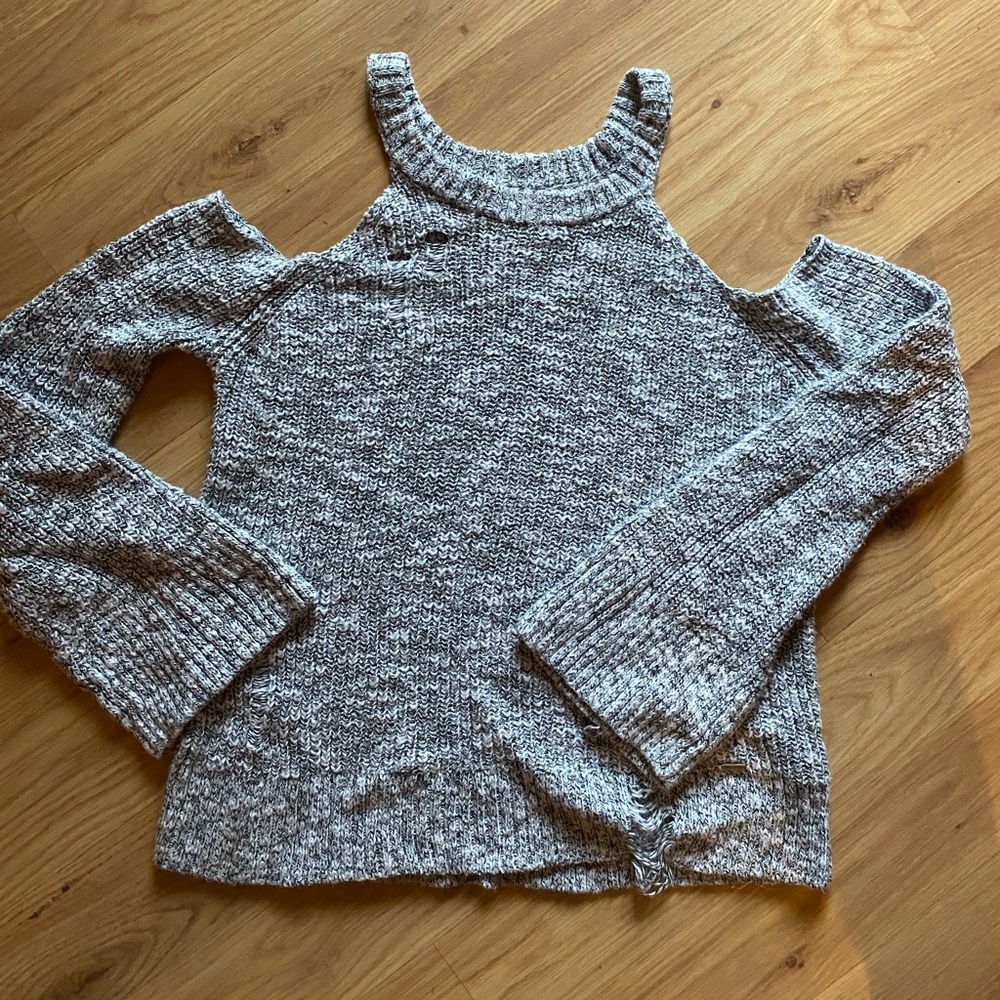 Open shoulder Hollister sweater!